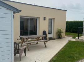 L'Ostréa, maison avec jardin à 200m de la mer-wifi, hotel din Saint-Côme-de-Fresné