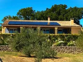 Villa privée avec vue et piscine près de Gordes