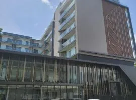 RT PROPERTIES @ THE LENNOX AIRPORT RESIDENTIAL