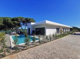 Valverde 2 Villa, Vilamoura, Algarve, only 5 minutes from Marina, Golf and Beach、ヴィラモウラのホテル