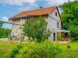 Holiday Home Mala Kuća by Interhome, feriebolig i Brod Moravice