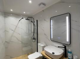 Bettys rooms, hotel v destinácii Paralion Astros