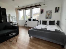 Studio apartment in Hafnarfjordur, hotel near Keilir Golf Club, Hafnarfjördur