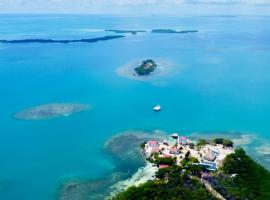 Blue Reef Island, resort in Dangriga