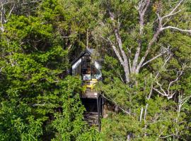 Epu 2 - Welemu Cabañas Tiny House, hotel with parking in Curiñanco