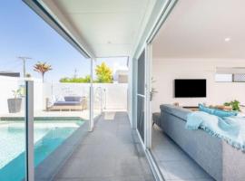 Mooloolaba Escape to Mooloolaba & Feel At Home in Style, villa in Mooloolaba