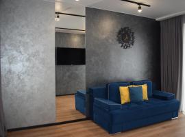 Дизайнерські апартаменти в ЖК DreamTown 10Б, hotel com estacionamento em Lutsʼk