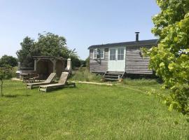 Astronomer Shepherd's hut, hotel sa parkingom u gradu Beminster