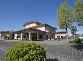 Hotel Ganfo – hotel w dzielnicy Lugana di Sirmione w Sirmione