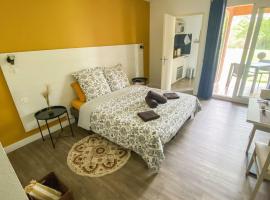 Joli Appartement 27m2 Terre d'Ocre en village vacances en Camargue, hotel spa a Arles