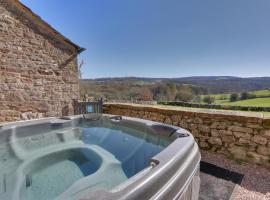 Derbyshire Chapel for 6 at Harthill Hall private hot tub 8am - 10pm plus private daily use of indoor pool and sauna 1 hour, hotell sihtkohas Stanton in Peak