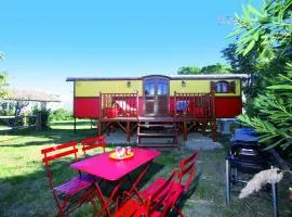 Bungalow confortable à Saintes-Maries-de-la-Mer avec piscine