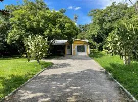 Cozy holiday Home near all things Tampa Bay!