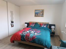 Chambre privée, cheap hotel in Montaigu-Vendée
