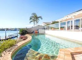 Spacious Canal Home With Pontoon!