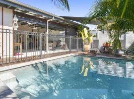 The Flip Flop Inn - Beachside Getaway, pet-friendly hotel in Woorim