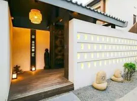 Dasein Youlan Hotel-Near the Forbidden City, Tiananmen Square, Guijie Street, Beihai Park, Jingshan Park, and Yonghe Temple