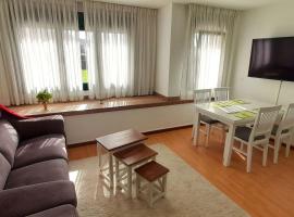 APARTAMENTO PLAYA CATEDRALES, hotel s parkiriščem v mestu Barreiros