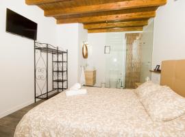Los Alonsos - Open Mall - By AZ Rentals, hotel v destinaci Arrecife