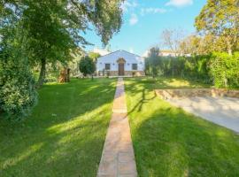 Casa Rural “La Julianita”, hotel in Castaño de Robledo