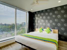 Treebo Grand Lotus - 3 km from Textile Market, hotel near Surat Airport - STV, Surat