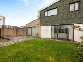 Bousfield Crescent
