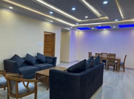 Fantastic Three Bedroom Apartment, khách sạn ở Shimla