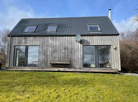 Skeabost Wood Cottage, casa o chalet en Skeabost