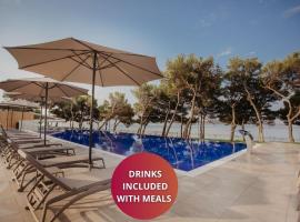 Hotel Punta, hotell i Vodice