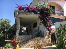 Villa Liliana, ξενοδοχείο σε Pulsano
