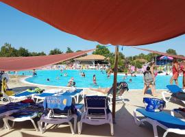 MobilHome camping Siblu la Reserve, hotell i Gastes