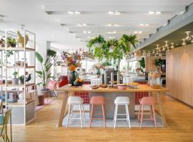 Zoku Paris, accessible hotel in Paris