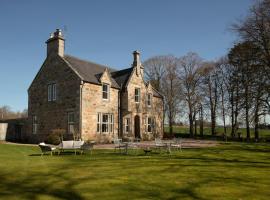 Cardhu Country House, hotel cerca de Destilería de whisky Cardhu, Aberlour