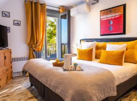Les Terrasses de Saumur - Hôtel & Appartements - Restaurant & Spa (Logis)، فندق في سوموور