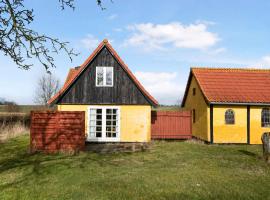 Lovely Farmhouse In Nordlandet, hotel in Klemensker