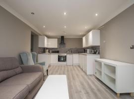 Riverside Central Kingston Flat 1B, hotel in Surbiton