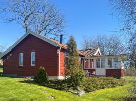 Amazing Home In Tvker With Kitchen, villa in Tvååker