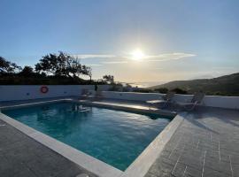 Villa George Sea View with pool - Triopetra、トリオペトラにあるTriopetra Beachの周辺ホテル