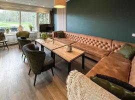 Stunning Home In Zuidwolde With Sauna, Wifi And 5 Bedrooms, hotel u gradu Zuidwolde