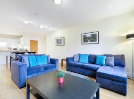 Spacious Luxury 3 Bed Apt W Parking by 360Stays, apartment in Maidenhead