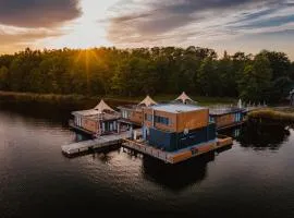Schwimmende Ferienhäuser auf dem See - Spreewald