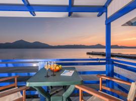 Blue Traditional Boathouse in Klima, hotel v destinácii Klima