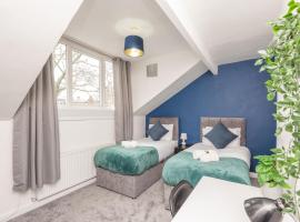 Leeds 4-Bed House - Sleeps 9 Free Parking & WiFi