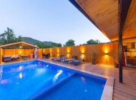 Villa Nostalji Kalkan Bezirgan'da Havuzlu Villa