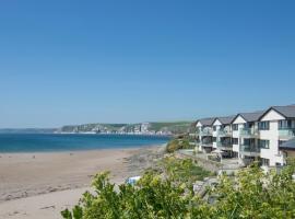 23 Burgh Island Causeway、ビッグベリー・オン・シーのプール付きホテル