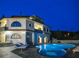 Beautiful Home In Jurdani With Outdoor Swimming Pool, Sauna And Heated Swimming Pool