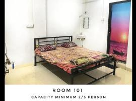 Alibag Room Stay Near Beach, hotel a Revadanda
