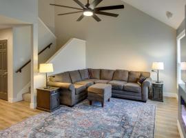 Lawrence Vacation Rental about 2 Mi to KU Campus!, cheap hotel in Lawrence