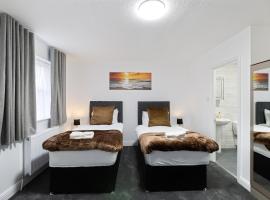 Roomy 3 bedroom house, 2 baths, отель в городе Эджвар