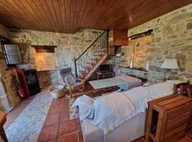 14A04 Casa de piedra Colunga